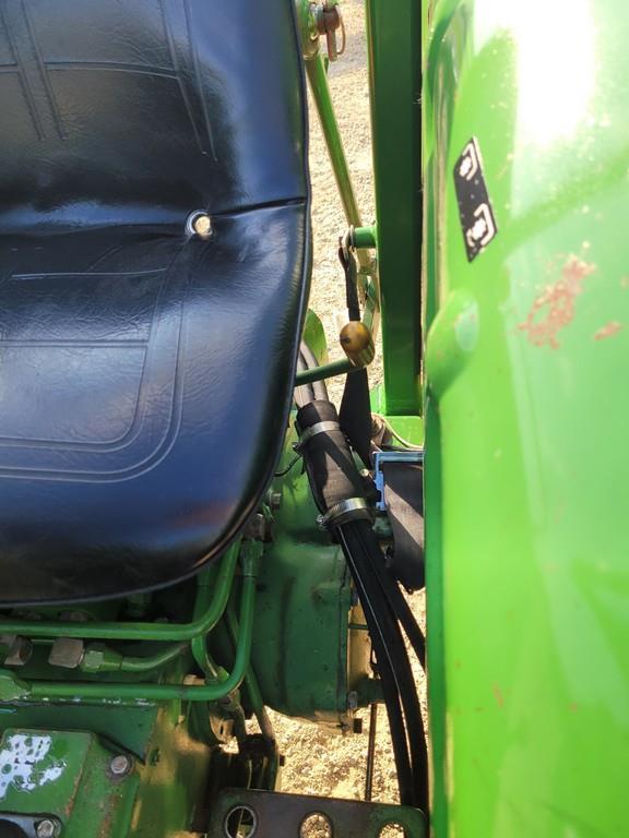 John Deere 950 Loader Tractor