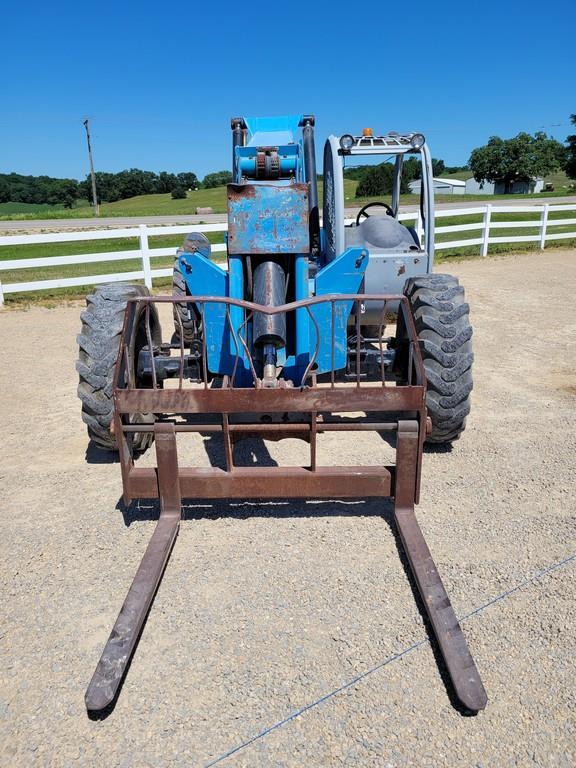 Genie GTH-842 Extendable Fork Lift