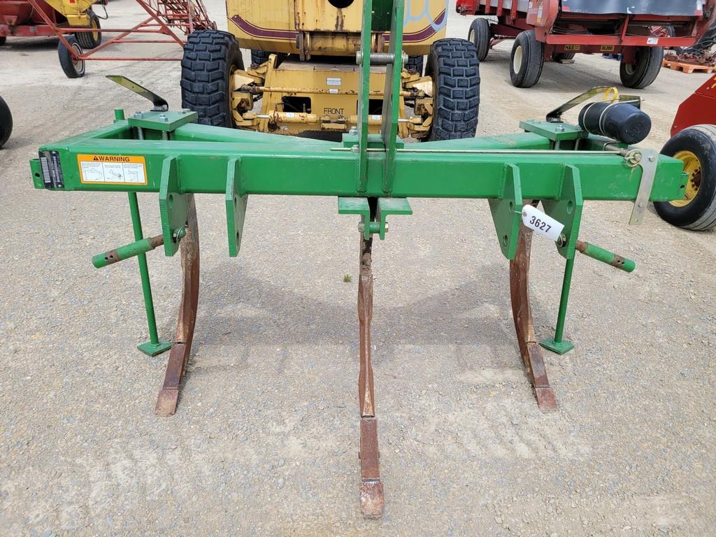 John Deere 913 3pt 3 Shank Ripper