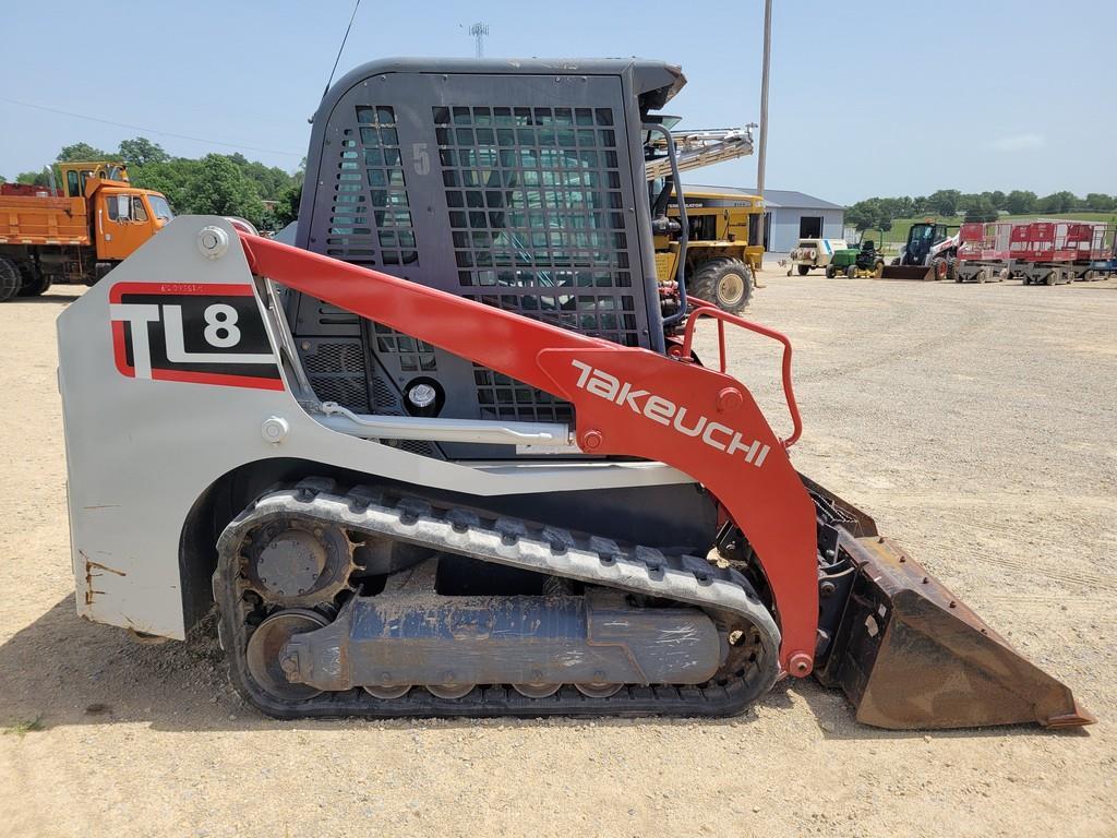 2018 Takeuchi TL8 Track Skid Steer