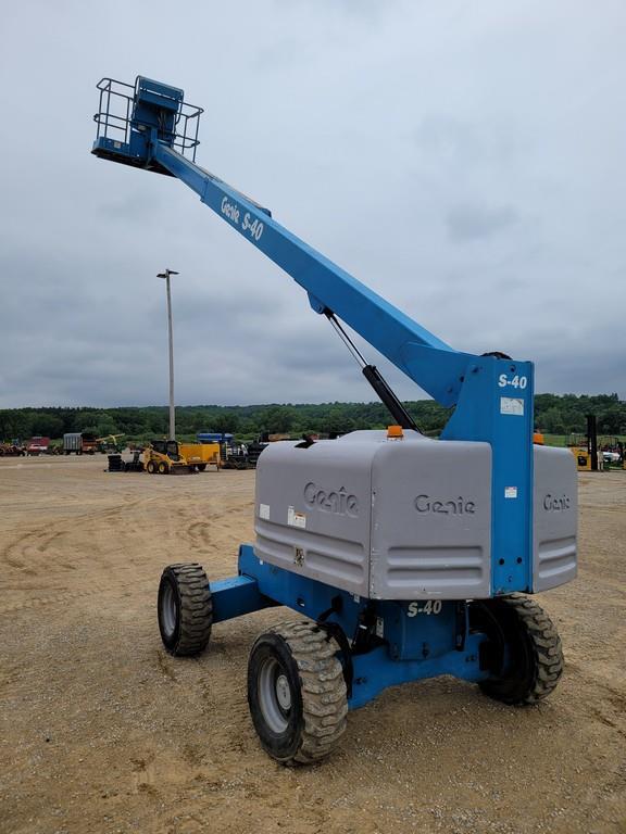 2006 Genie S-40 Basket Lift