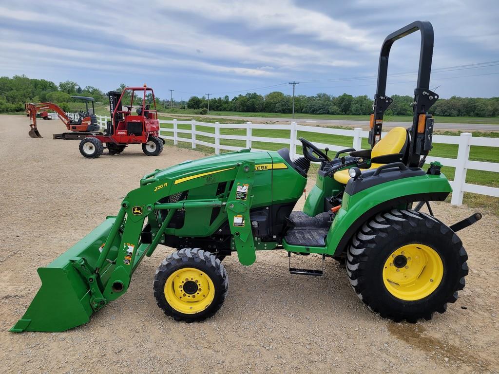 John Deere 2032R Compact Tractor