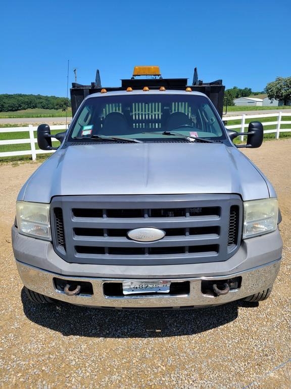 2005 Ford F450 Flat Bed Truck