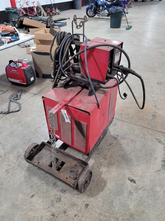 Lincoln CV300 Welder