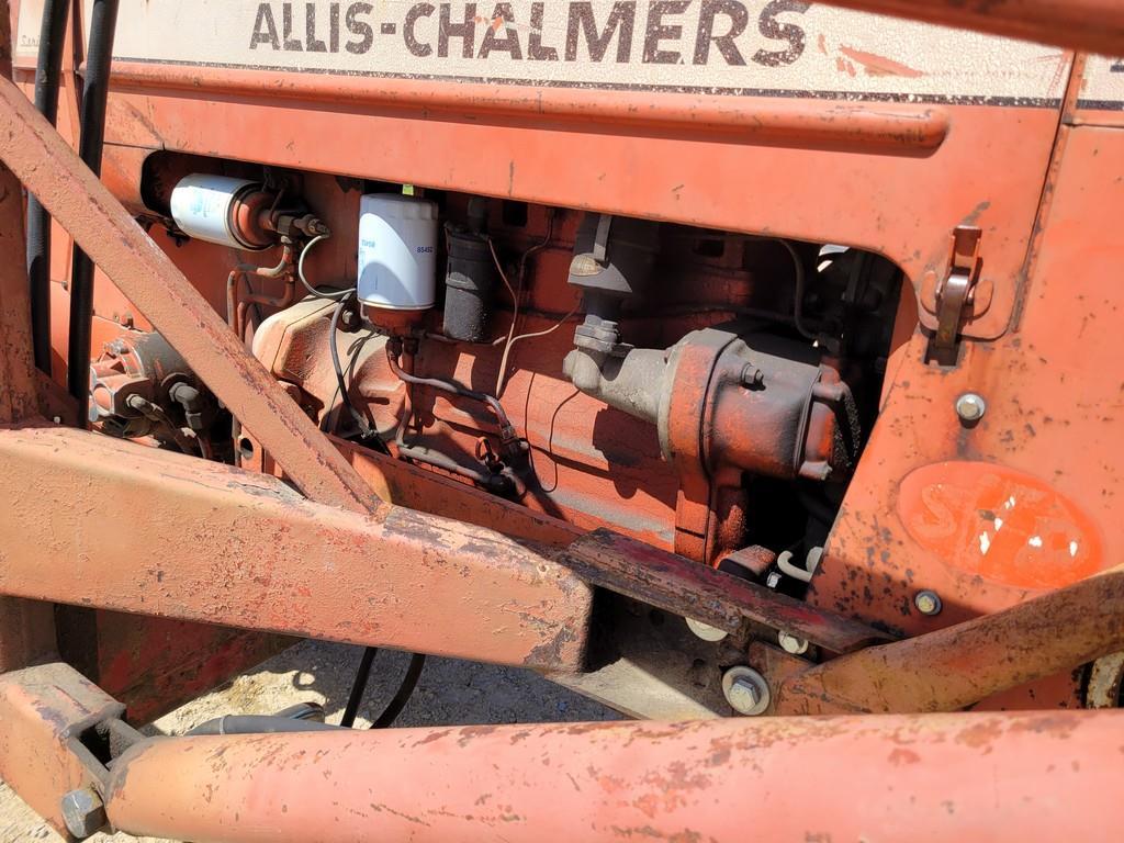Allis Chalmers D17 Series IV Loader Tractor