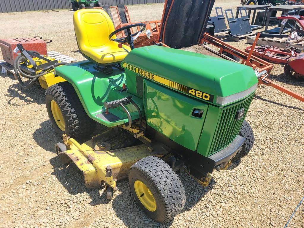 John Deere 420 Riding Mower