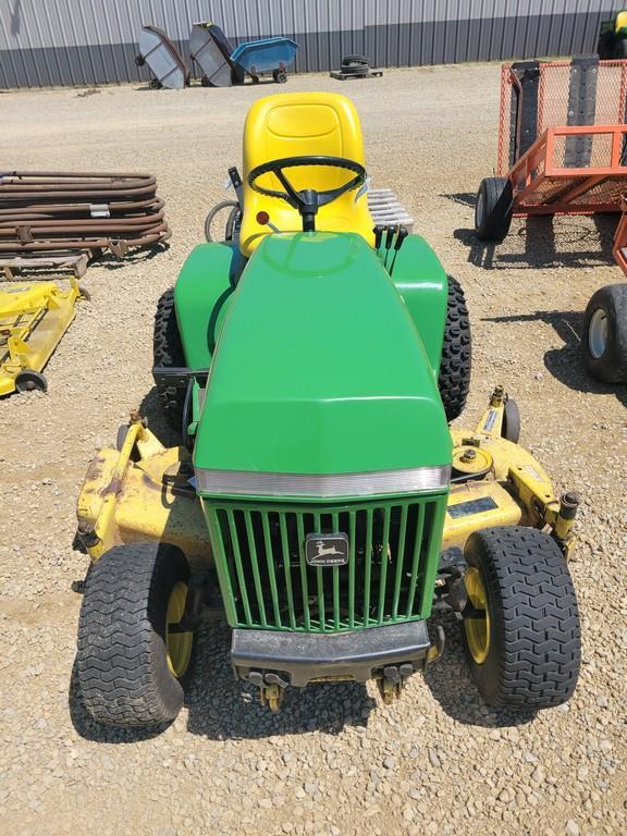 John Deere 420 Riding Mower