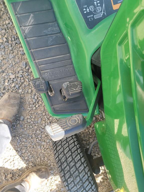 2005 John Deere LX289 Lawn Mower