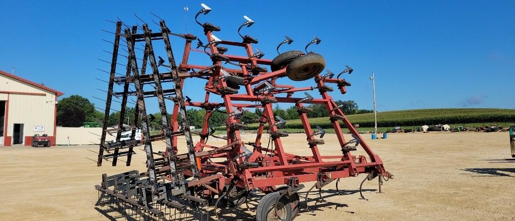 CASE IH 4800 FIELD CULTIVATOR 32'