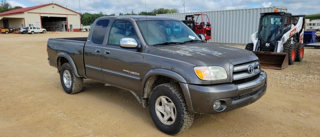 2006 TOYOTA TUNDRA ACCESS CAB, SR5 4 DOOR TRUCK