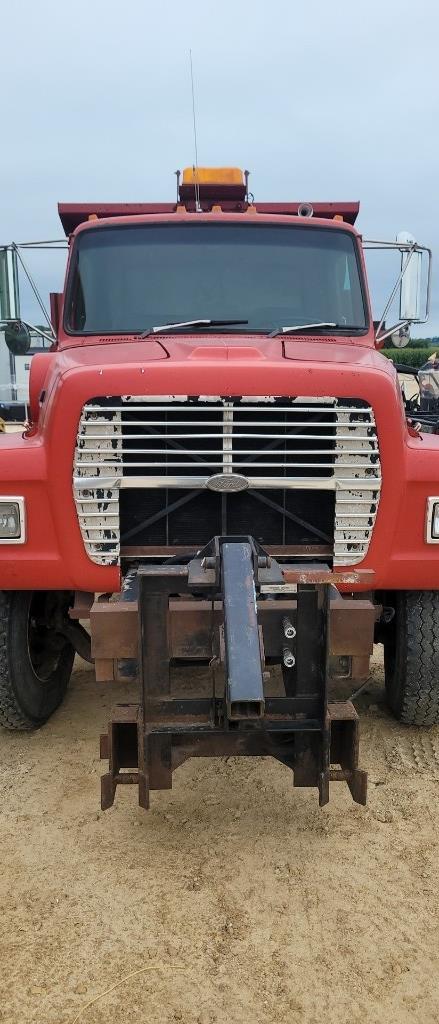 1991 FORD L8000 DUMP TRUCK