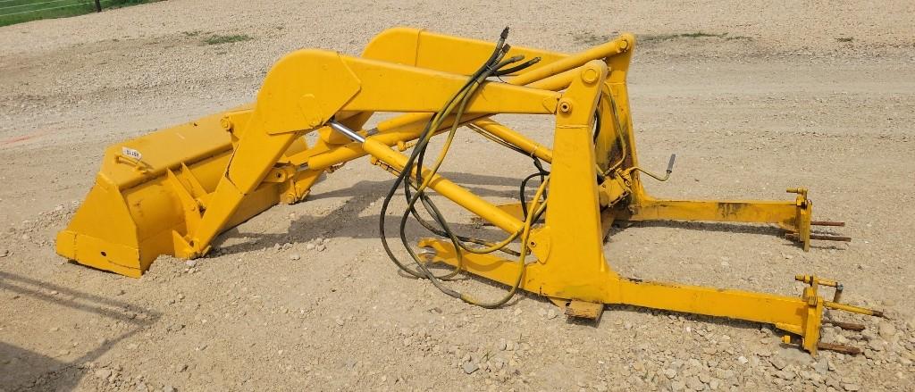 JOHN DEERE LOADER W/ 65" BUCKET