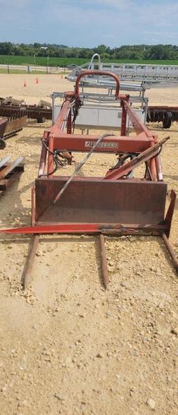 FARM HAND LOADER WITH FORKS