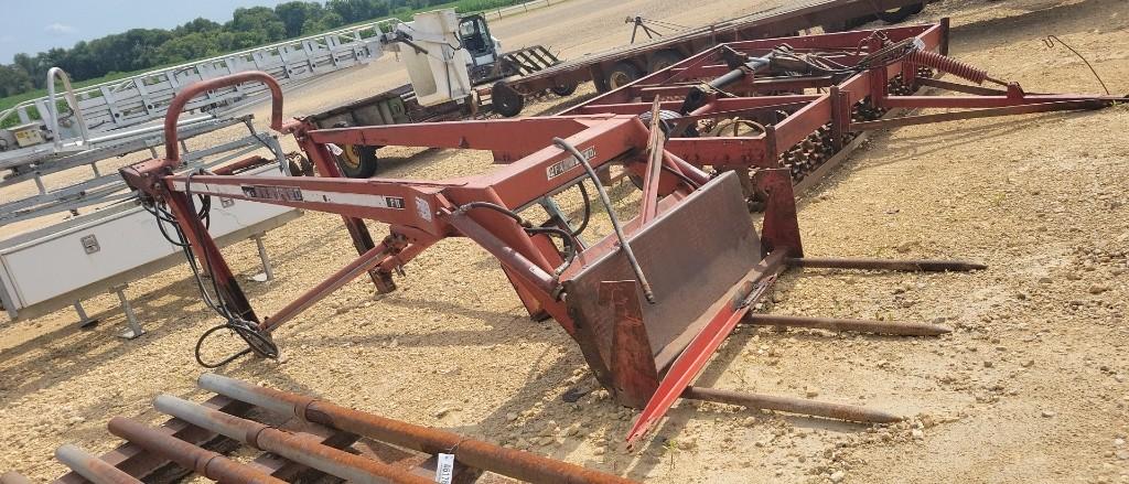 FARM HAND LOADER WITH FORKS