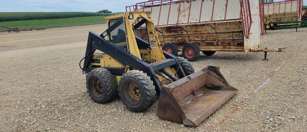 NEW HOLLAND L555 SKID STEER