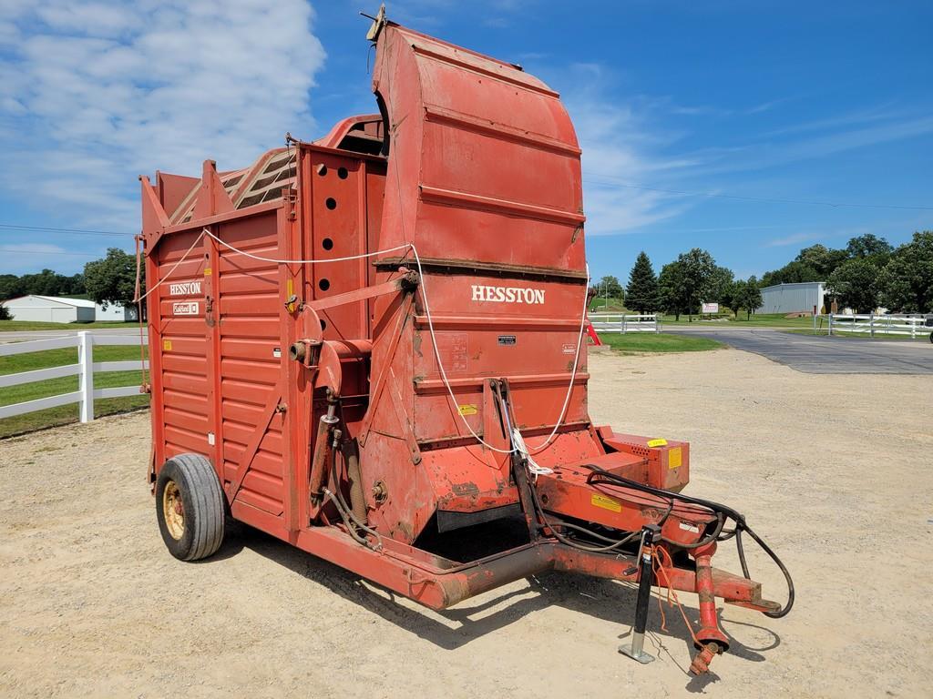 Hesston Stackhand10 Stacker