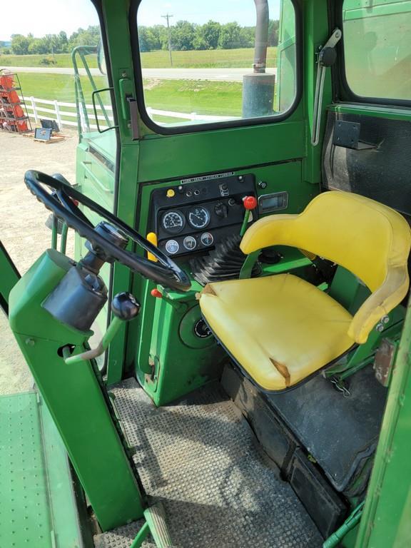 John Deere 4400 Combine