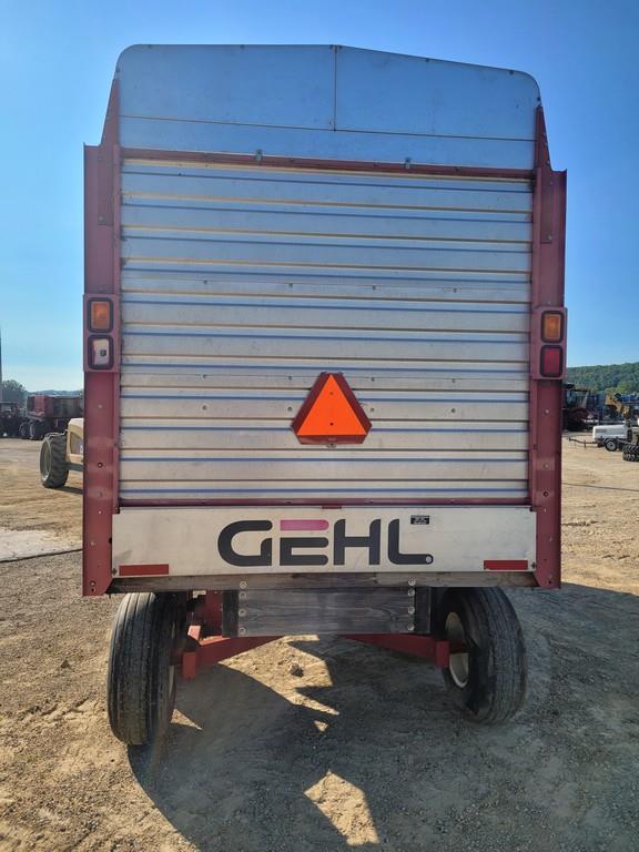 Gehl 980 16' Chopper Box