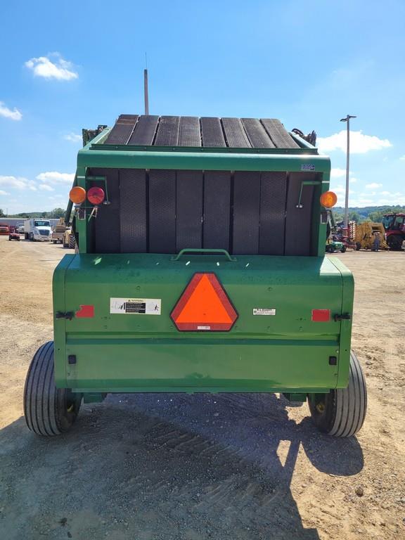 John Deere 535 Round Baler