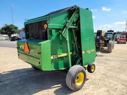 John Deere 535 Round Baler