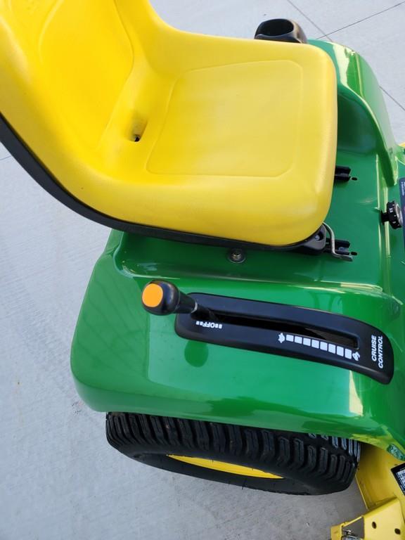 2001 John Deere LX289 Lawn Mower