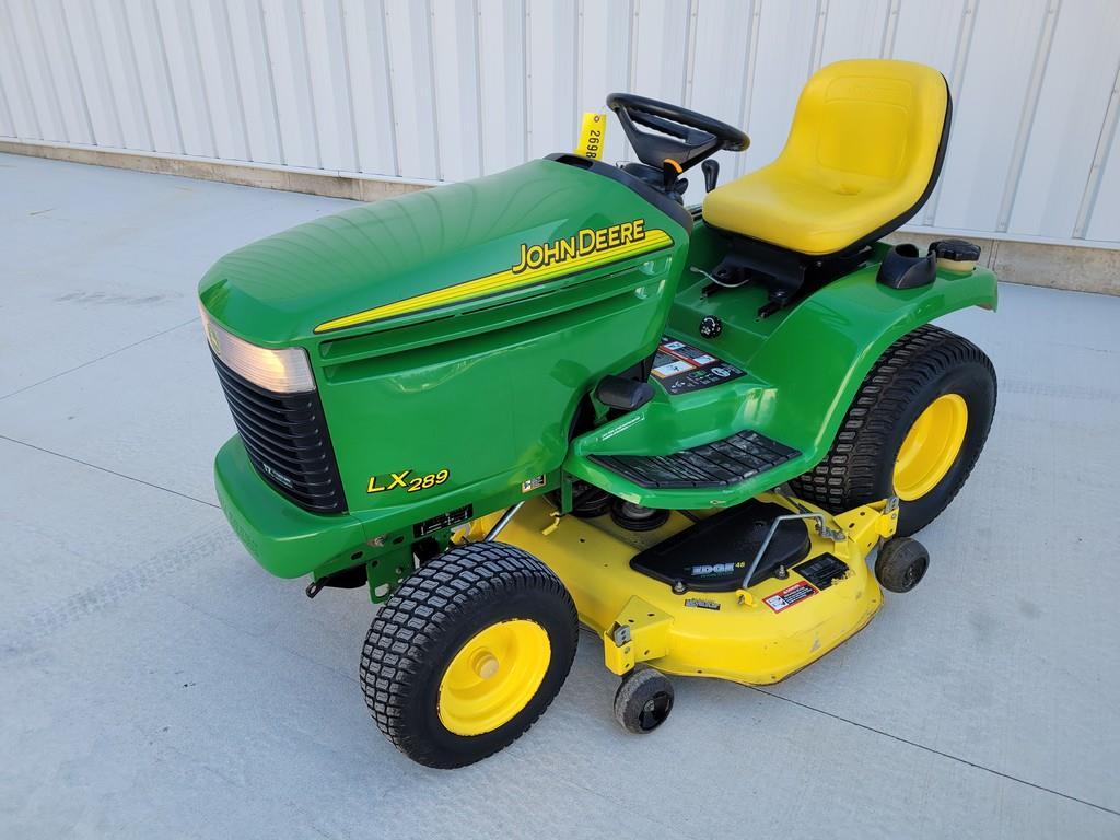 2001 John Deere LX289 Lawn Mower