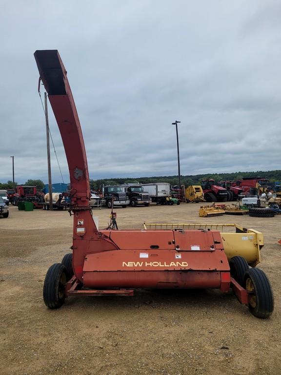 New Holland 900 Pull Type Chopper