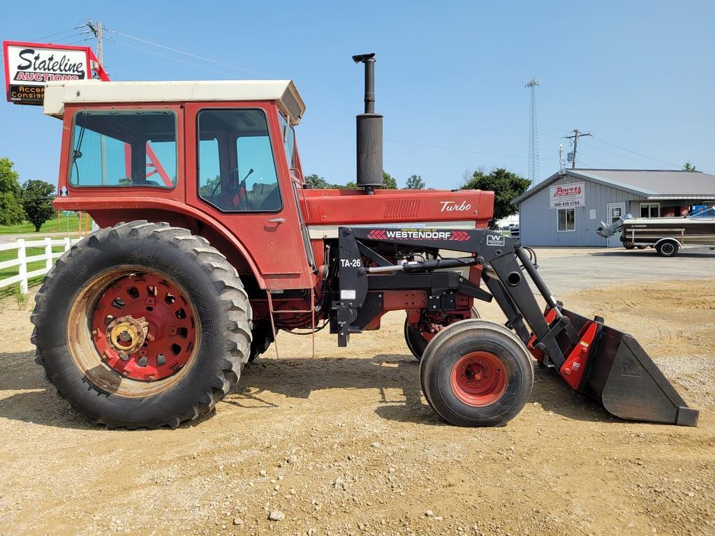 International 1066 Loader Tractor