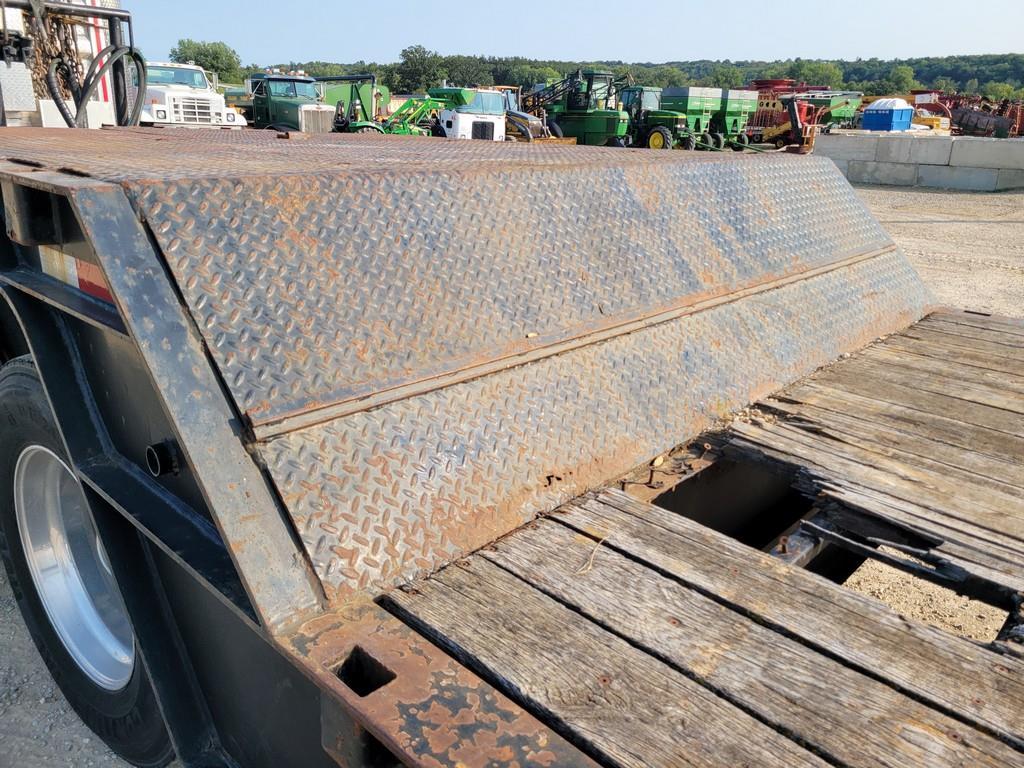 1992 Trail EZ 40' Hyd Dove Tail Trailer