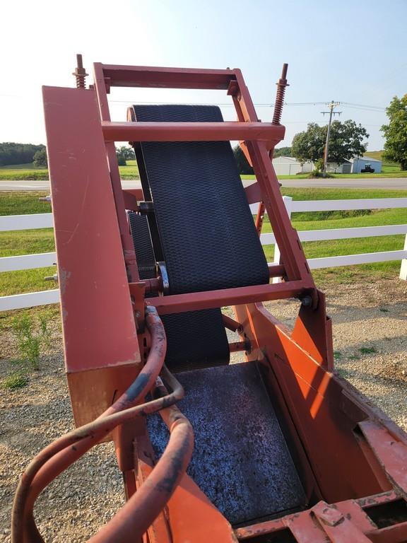 Hesston 4600 In Line Square Baler