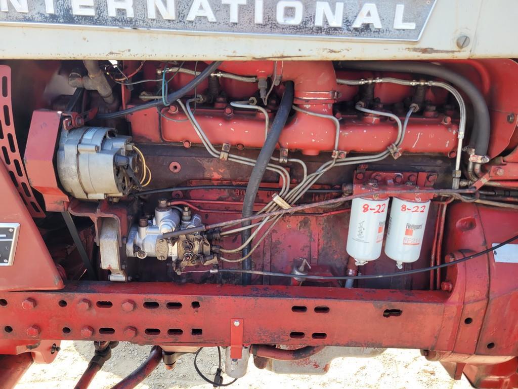 International 826 Tractor