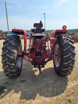 International 826 Tractor