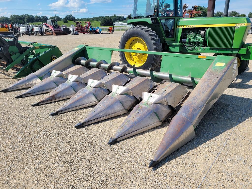 John Deere 643 Corn Head