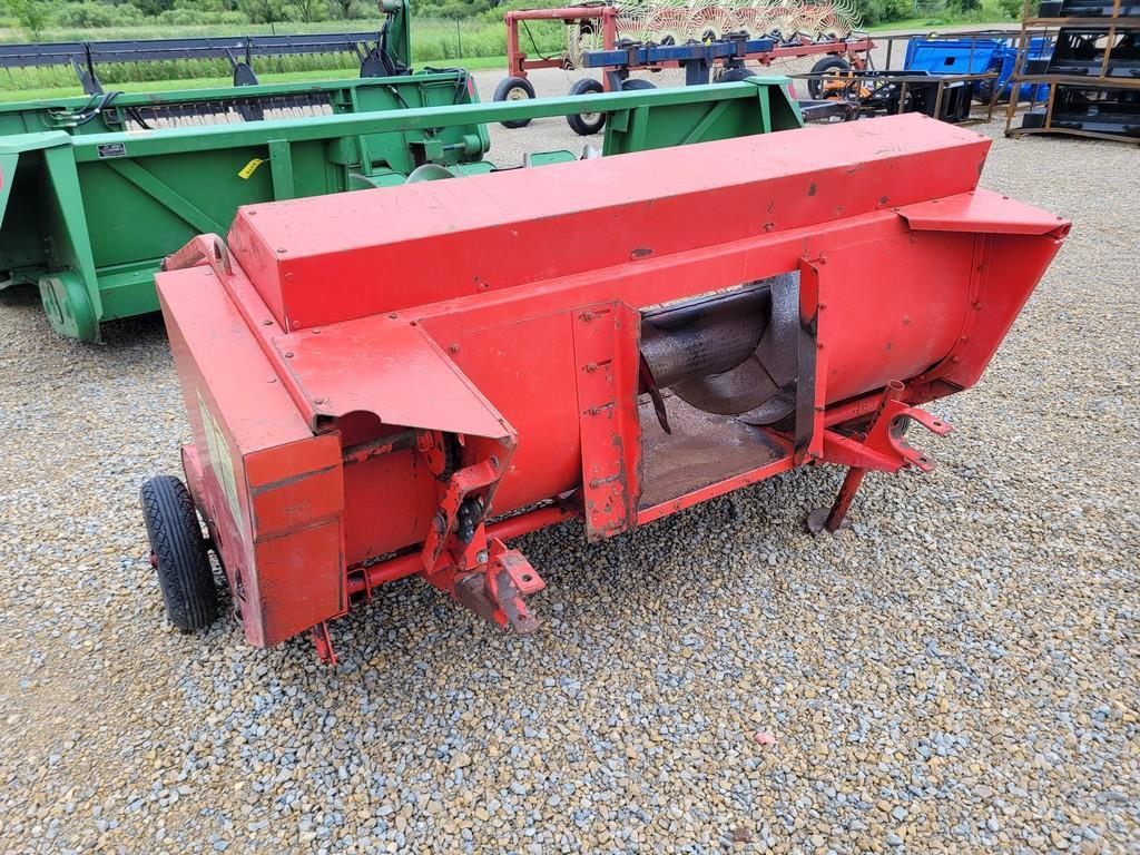 Gehl 800 Pull Type Forage Chopper