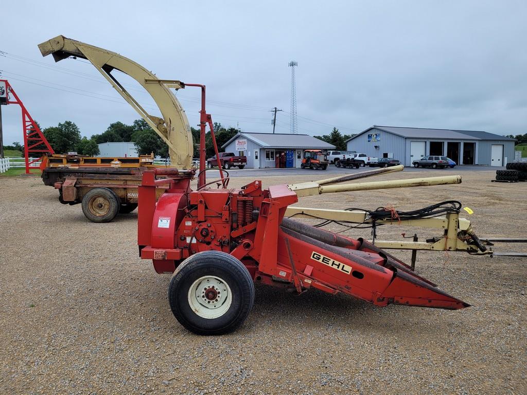 Gehl 800 Pull Type Forage Chopper