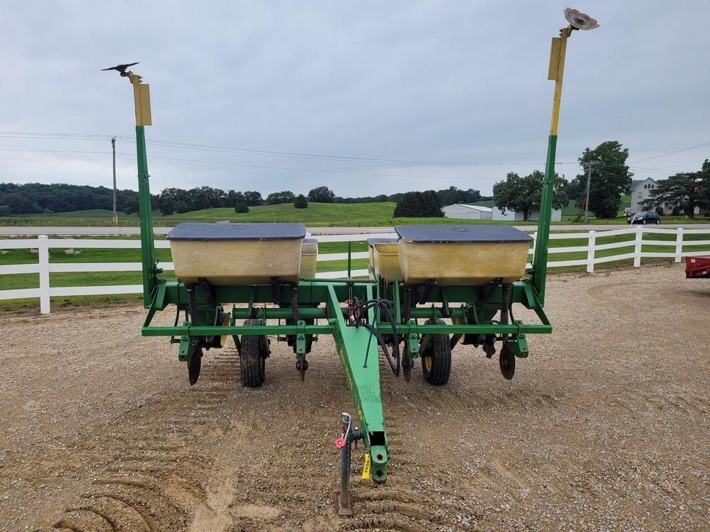 John Deere 7000 4R Planter