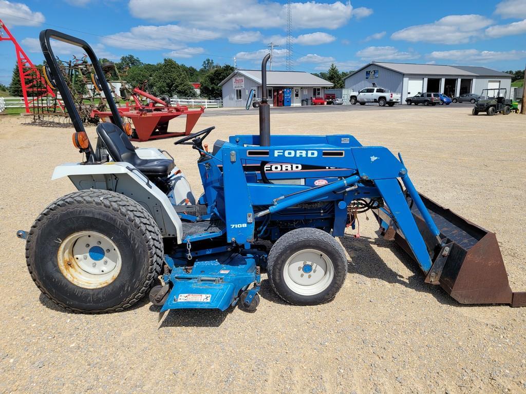 Ford 1320 Compact Loader Tractor