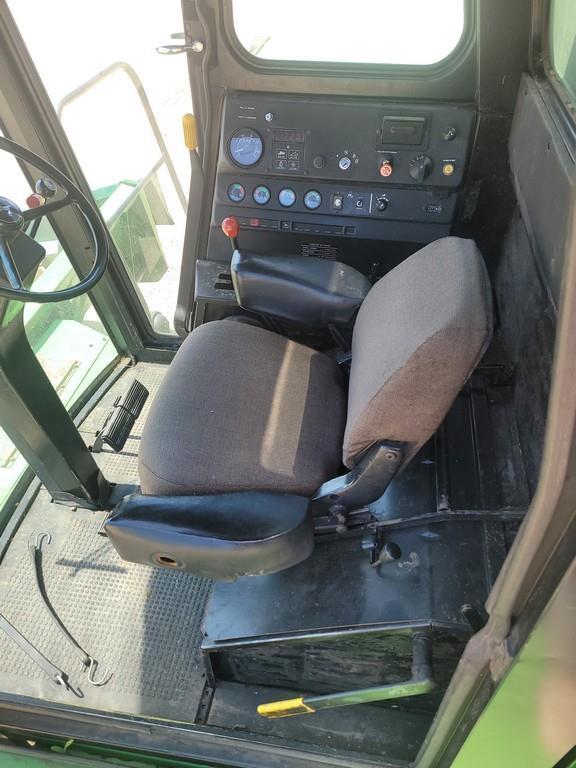 John Deere 6620 Side Hill Combine