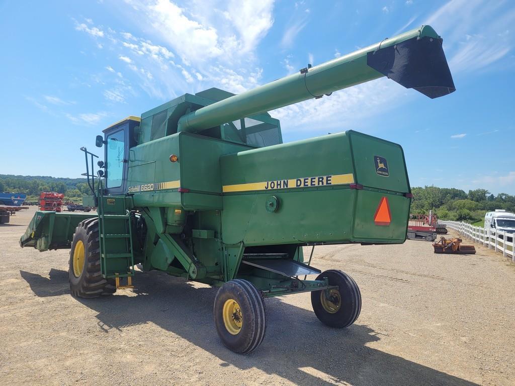 John Deere 6620 Side Hill Combine