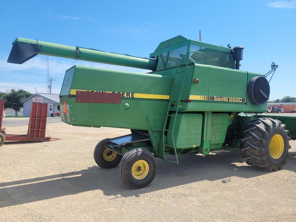 John Deere 6620 Side Hill Combine