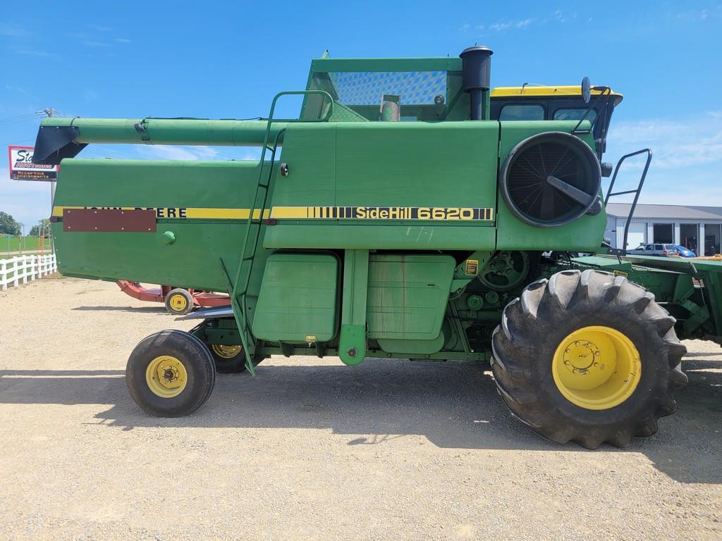 John Deere 6620 Side Hill Combine