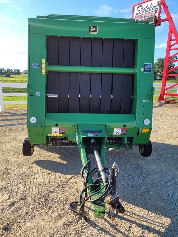 John Deere 566 Round Baler