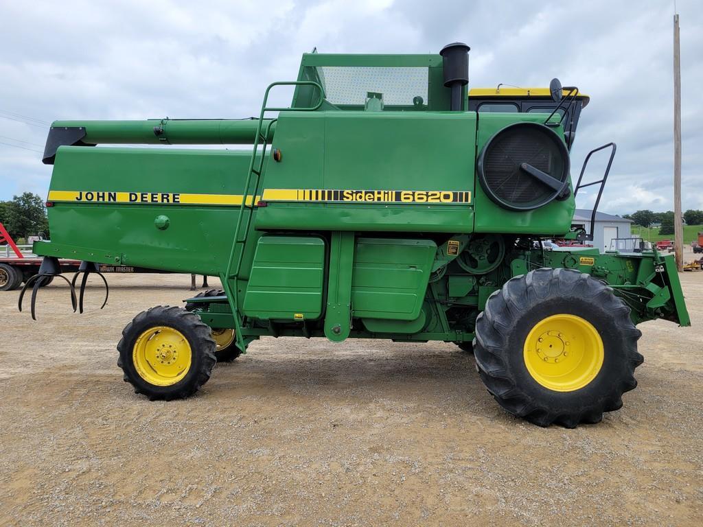 John Deere 6620 Side Hill Combine