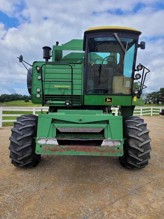 John Deere 6620 Side Hill Combine