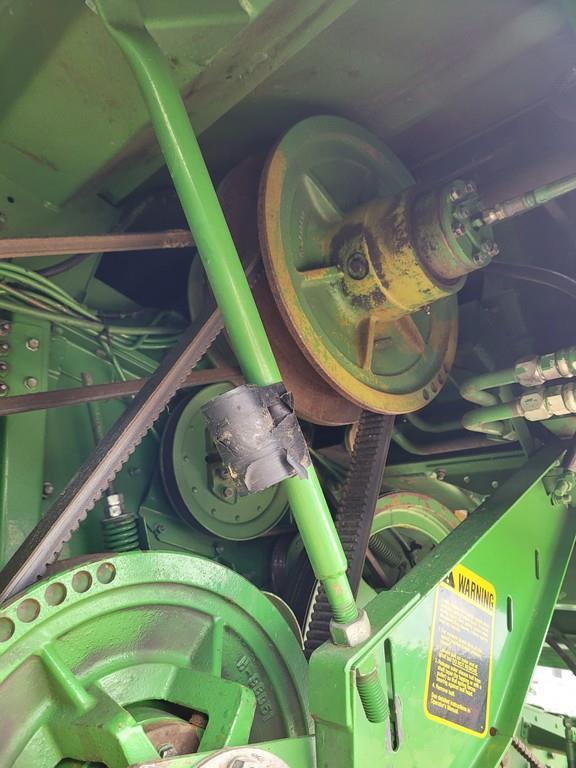 John Deere 6620 Side Hill Combine