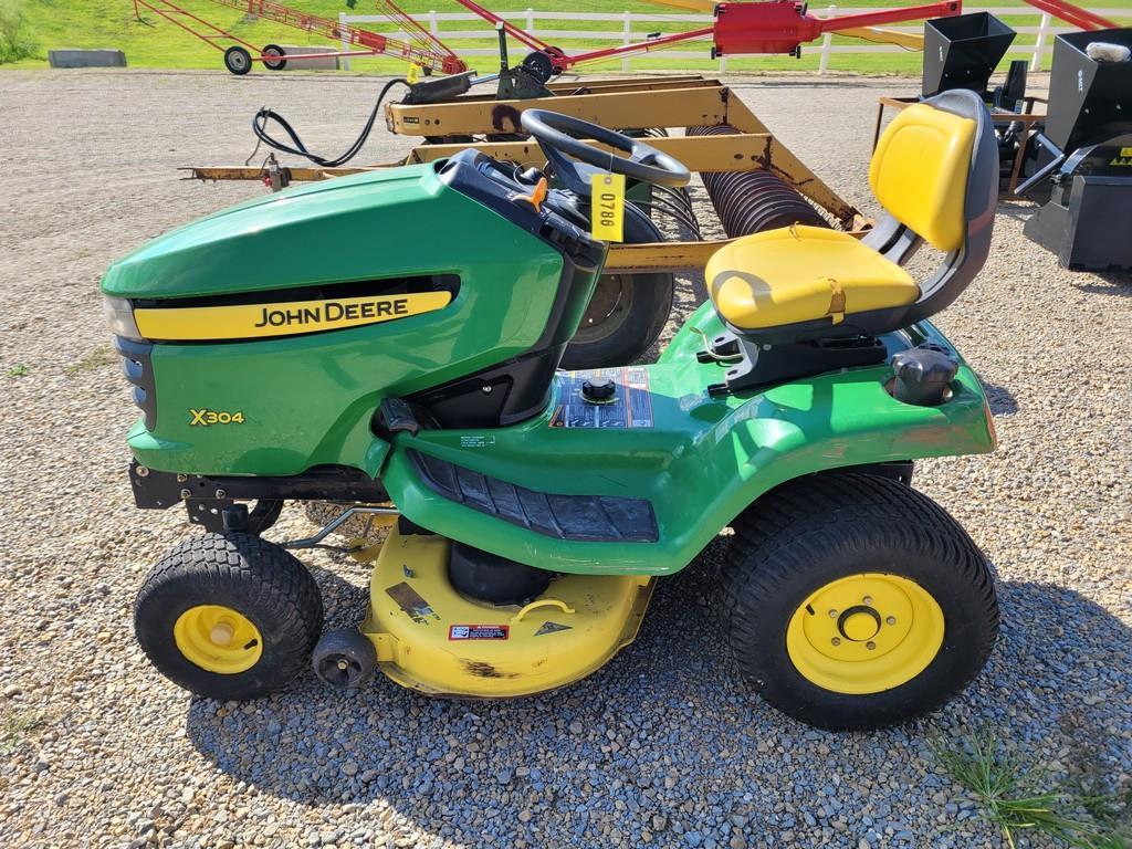 John Deere X304 Lawn Mower