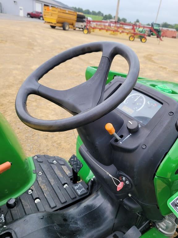 John Deere 3038E Compact Loader Tractor