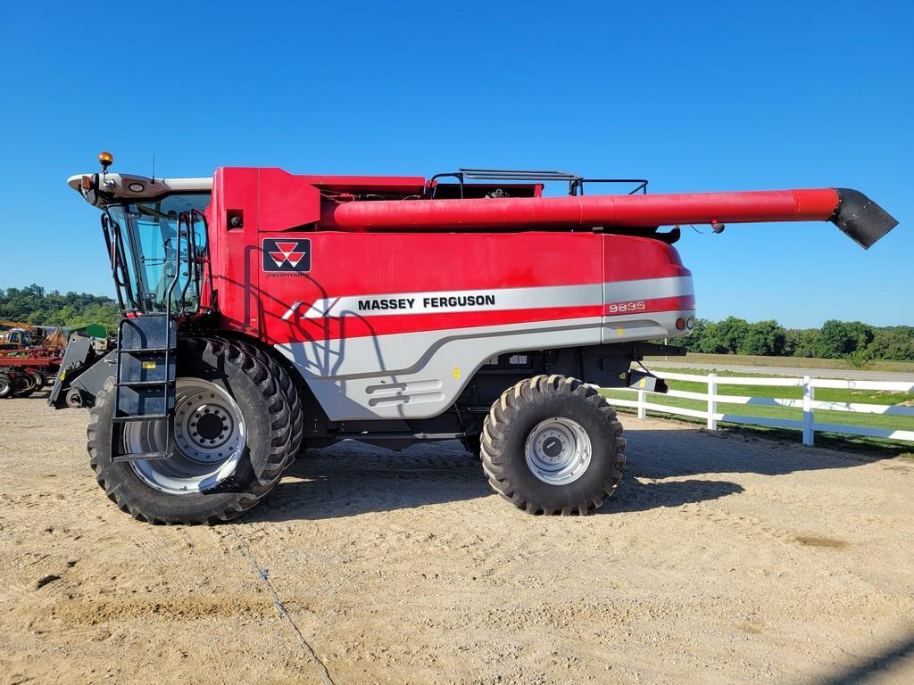 Massey Ferguson 9895 Combine