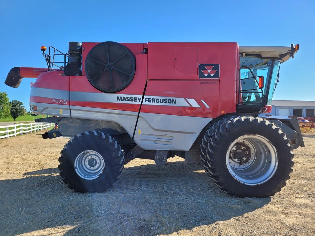 Massey Ferguson 9895 Combine