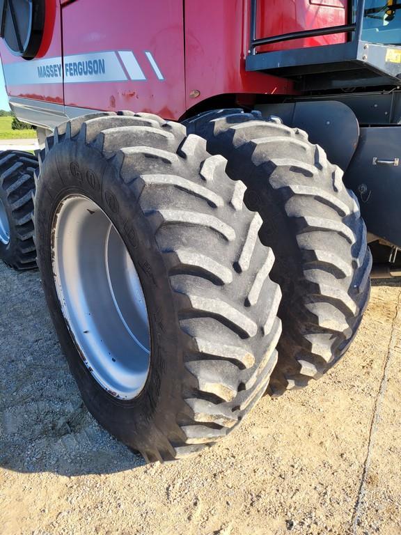 Massey Ferguson 9895 Combine